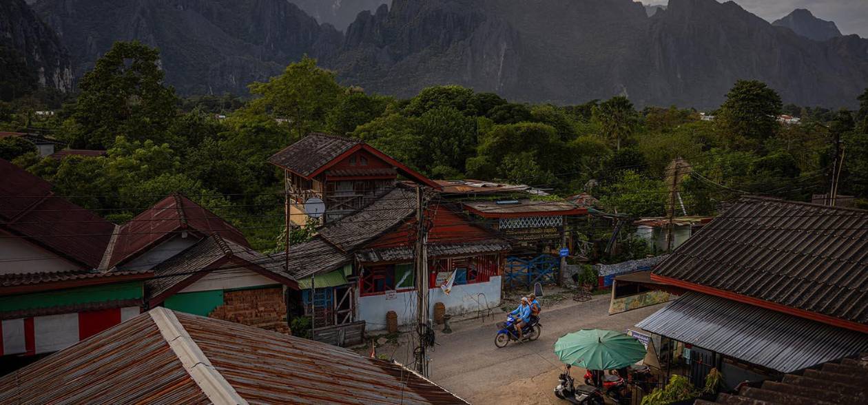 China atrae turismo a Laos con tren de alta velocidad