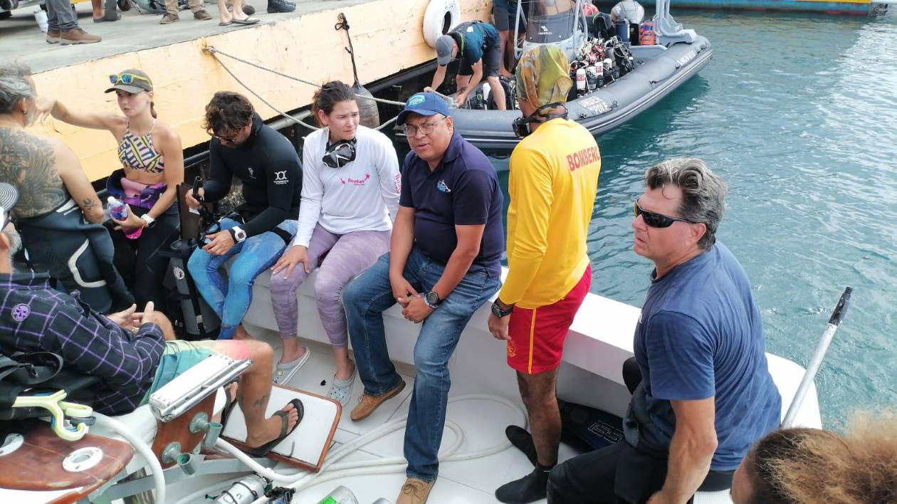 Ingleses trabajan en extraer dispositivo de grabación de avión accidentado