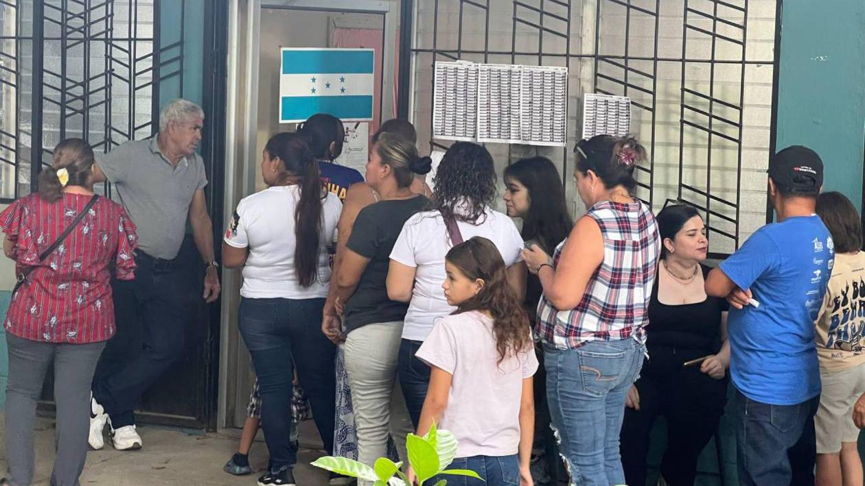 CNE autoriza ampliar una hora las votaciones por decisión unánime de JRV