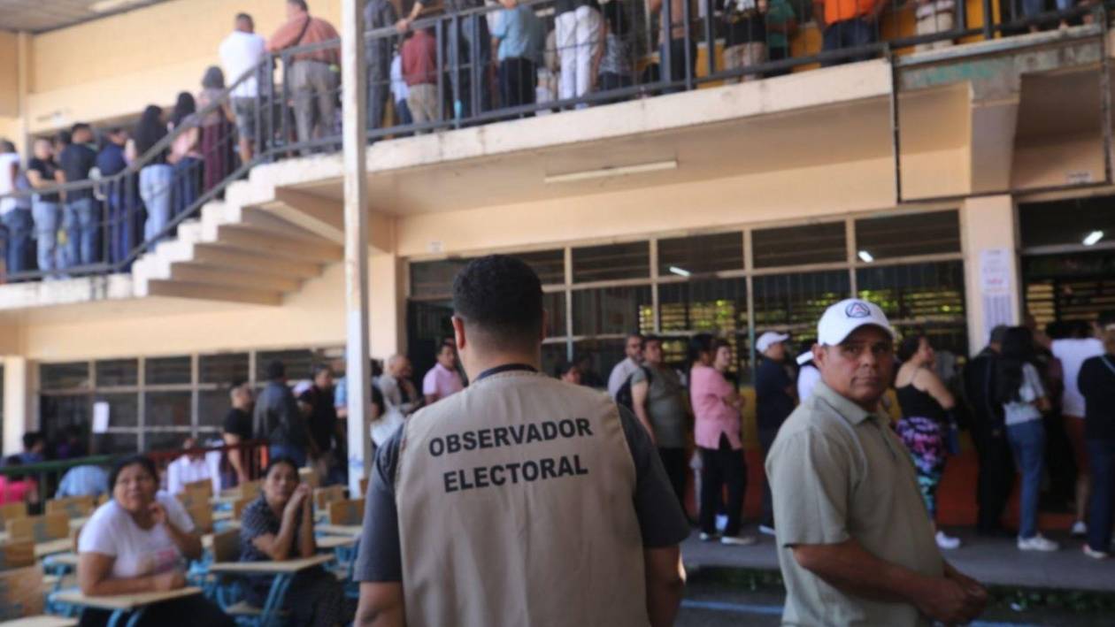 Observadores denuncian obstáculos de militares en Cortés, Atlántida y Lempira