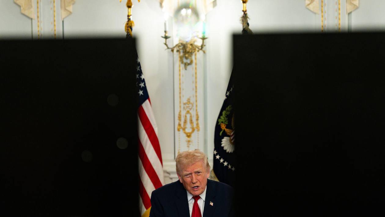 Trump indulta a Juan Orlando Hernández mientras refuerza campaña antidroga