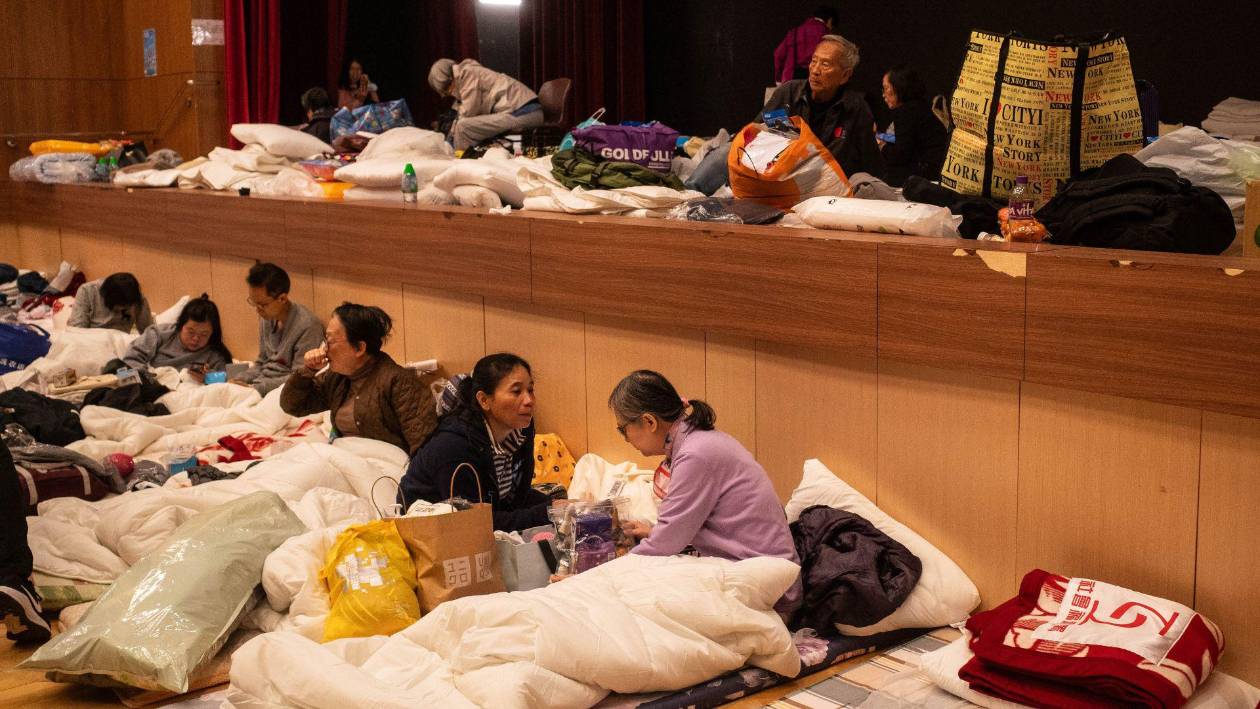 Hong Kong en crisis: milles de familias sin hogar tras incendio