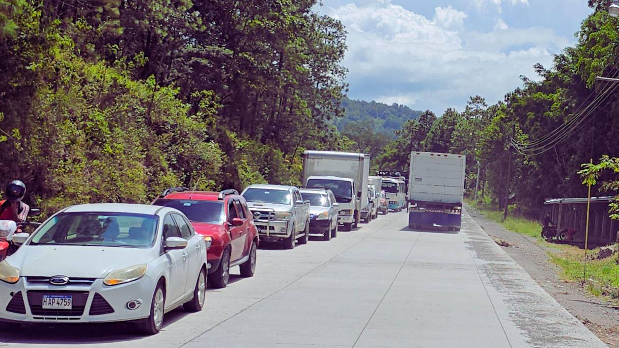Por increíble razón aún no está terminada la carretera a La Esperanza, Intibucá