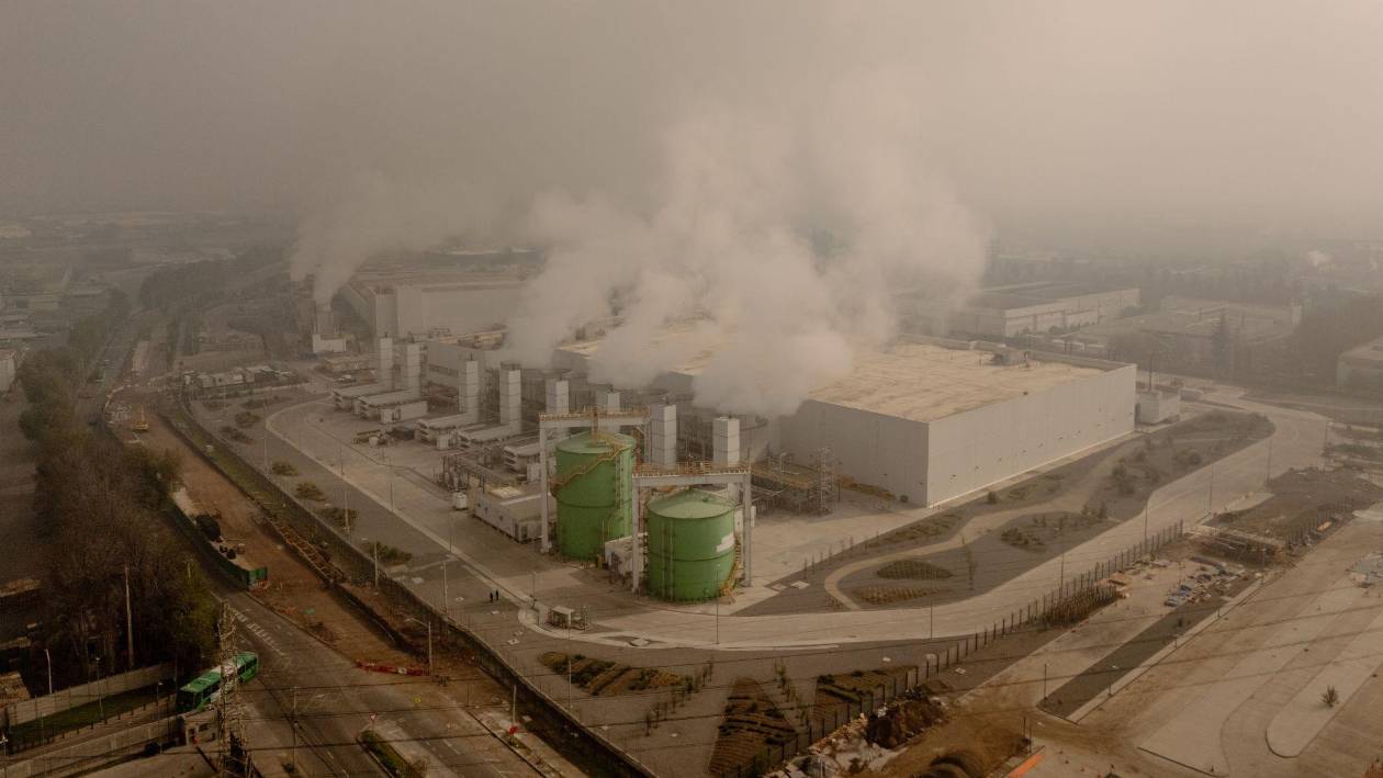 Inteligencia artificial divide a Chile: innovación vs. impacto ambiental