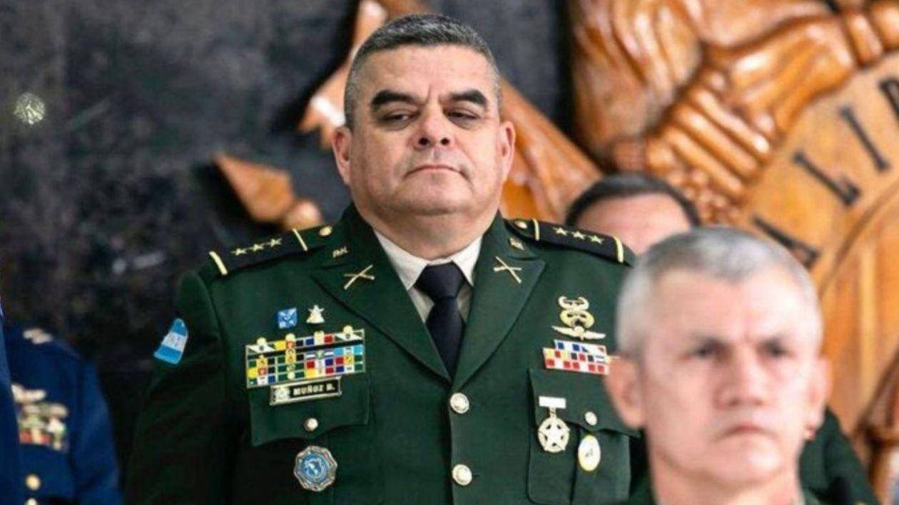 Ramiro Muñoz se exilia en Estados Unidos: teme represalias en las Fuerzas Armadas