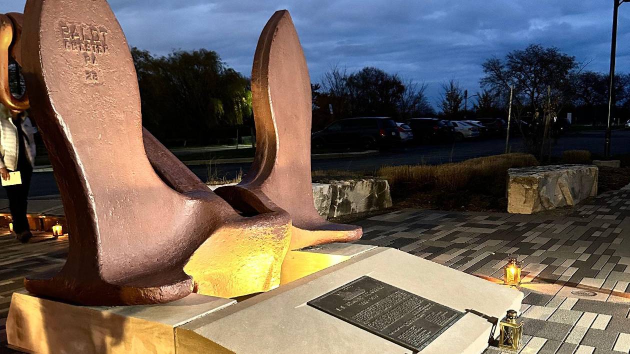 Toledo rinde homenaje al naufragio más famoso de EE. UU.: Edmund Fitzgerald