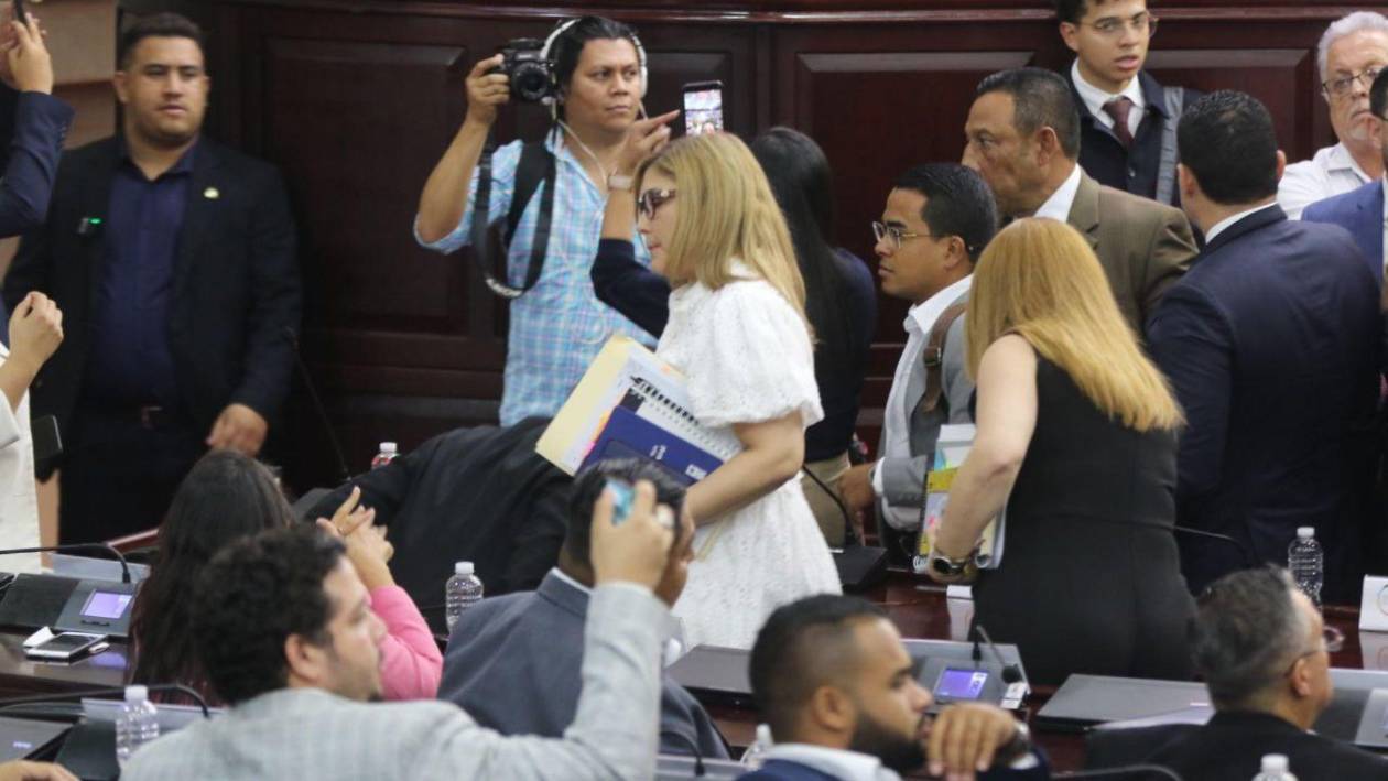 Cossette y Hall tienen la razón: actas con inconsistencias deben revisarse: Augusto Aguilar