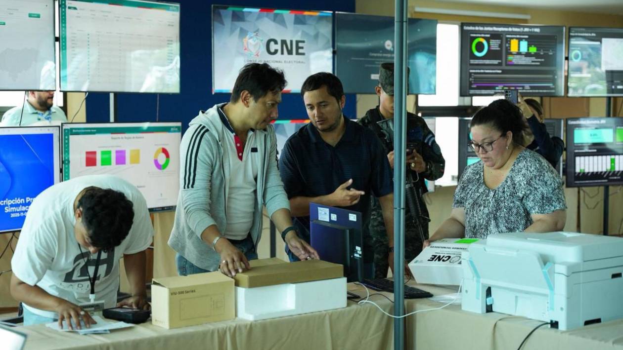 CNE acelera configuración de 2,050 kits satelitales para elecciones