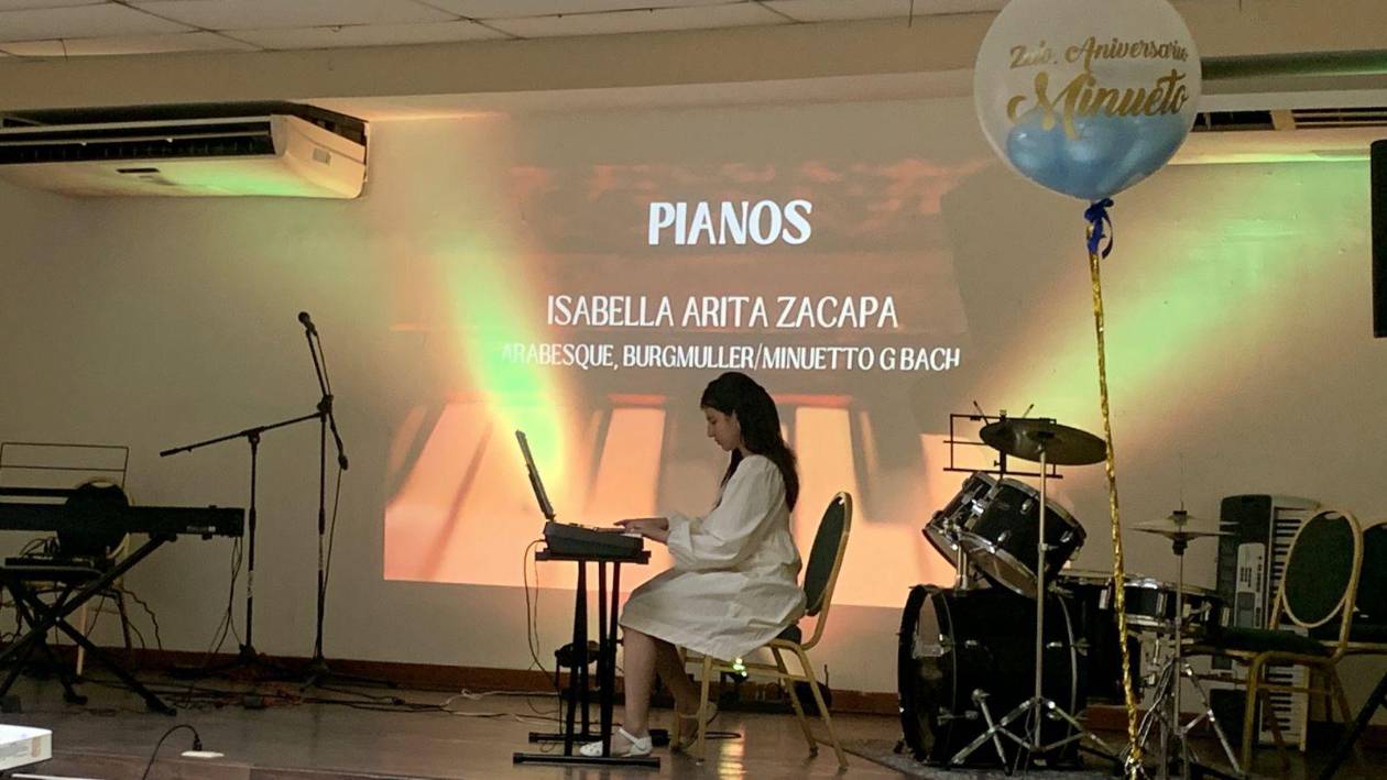 Academia de Artes Minuetto celebra su recital de música y pintura