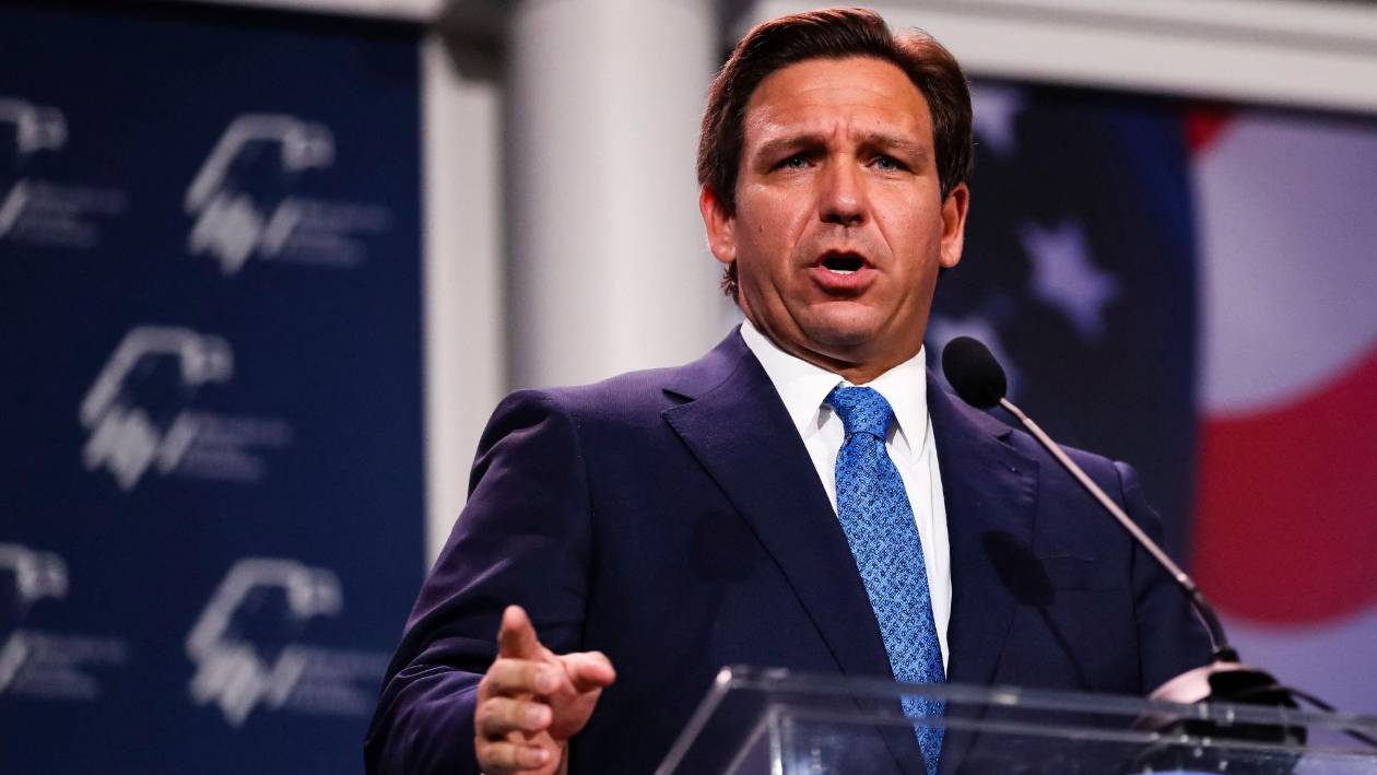 Inmigrantes de Florida en alerta por proyecto que elimina identificaciones comunitarias