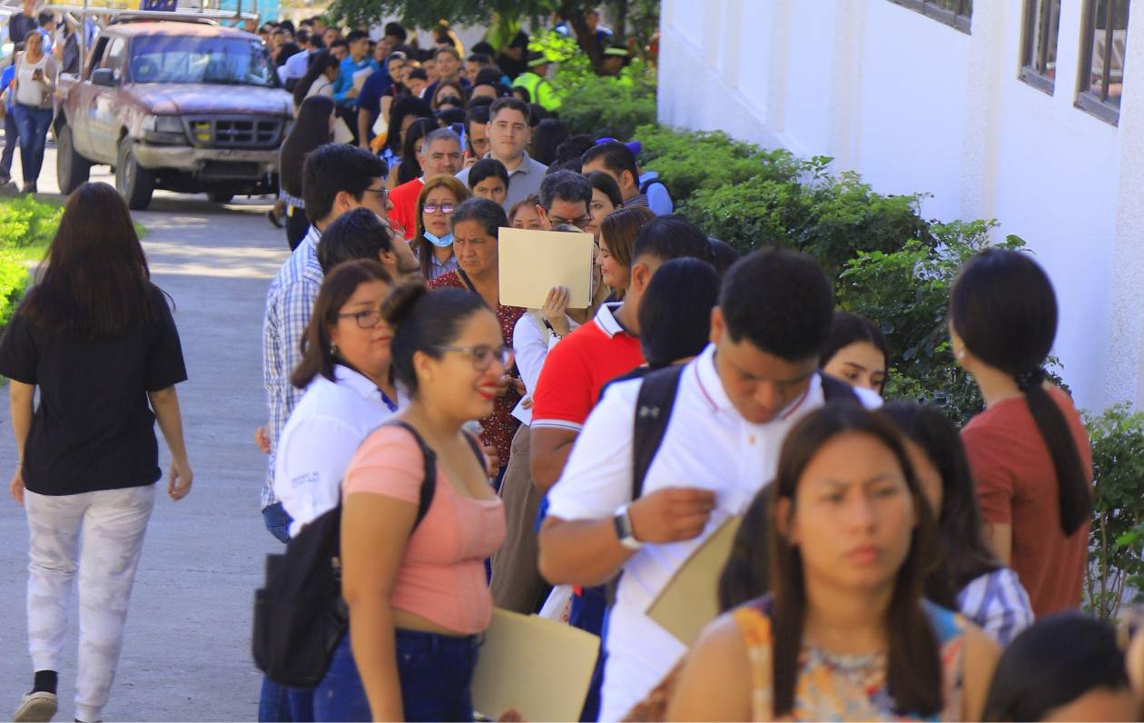 Millones de hondureños trabajan más de 8 horas diarias y ganan menos de salario mínimo