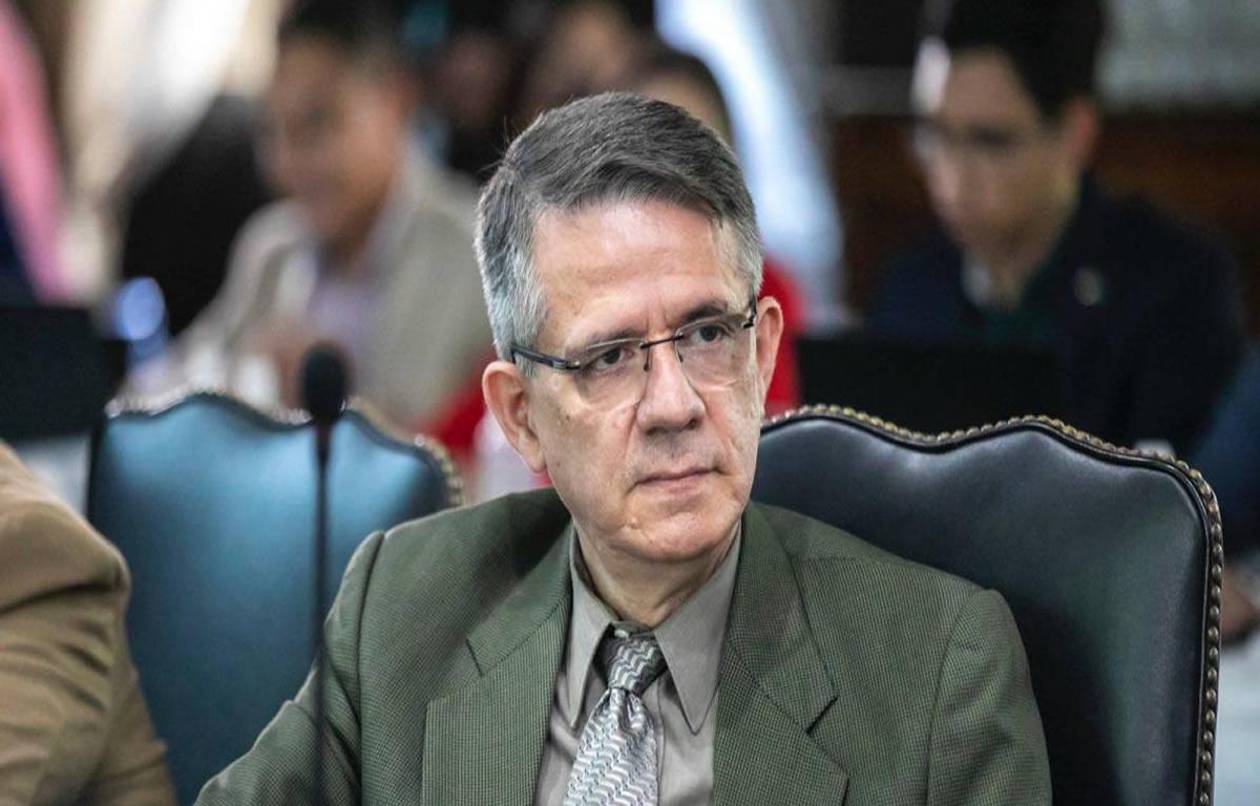 José Matheu: No hay ocho hospitales en construcción