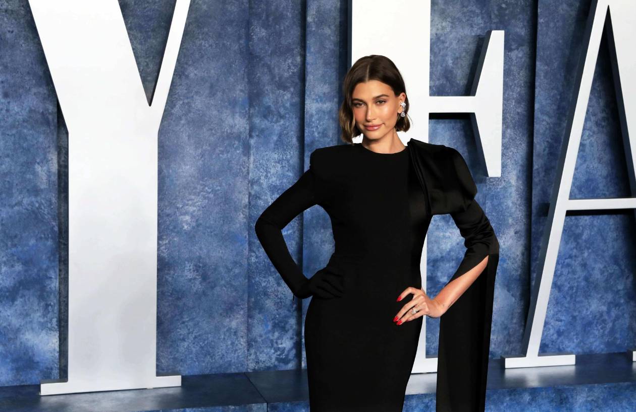 Hailey Bieber: las claves de vestir de su icónico estilo