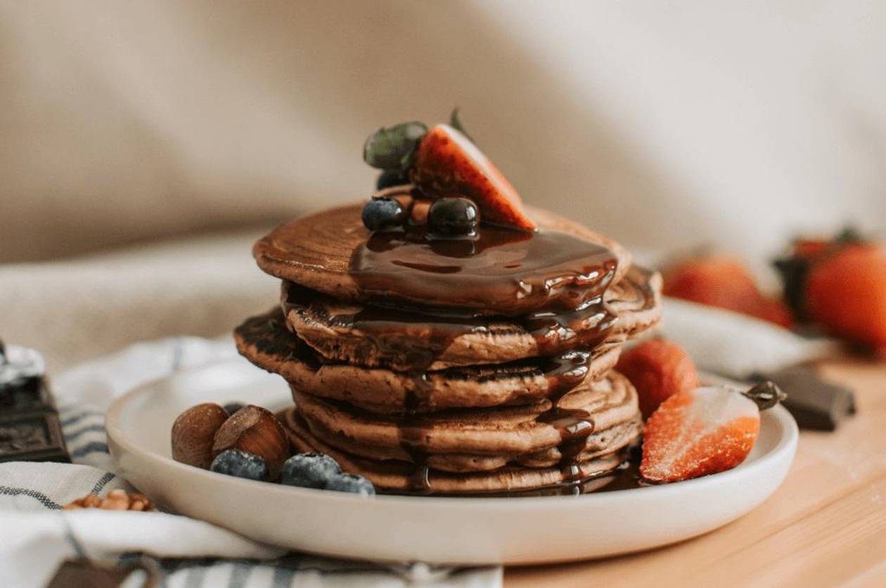 Ricos panqueques de avena, chocolate y banano