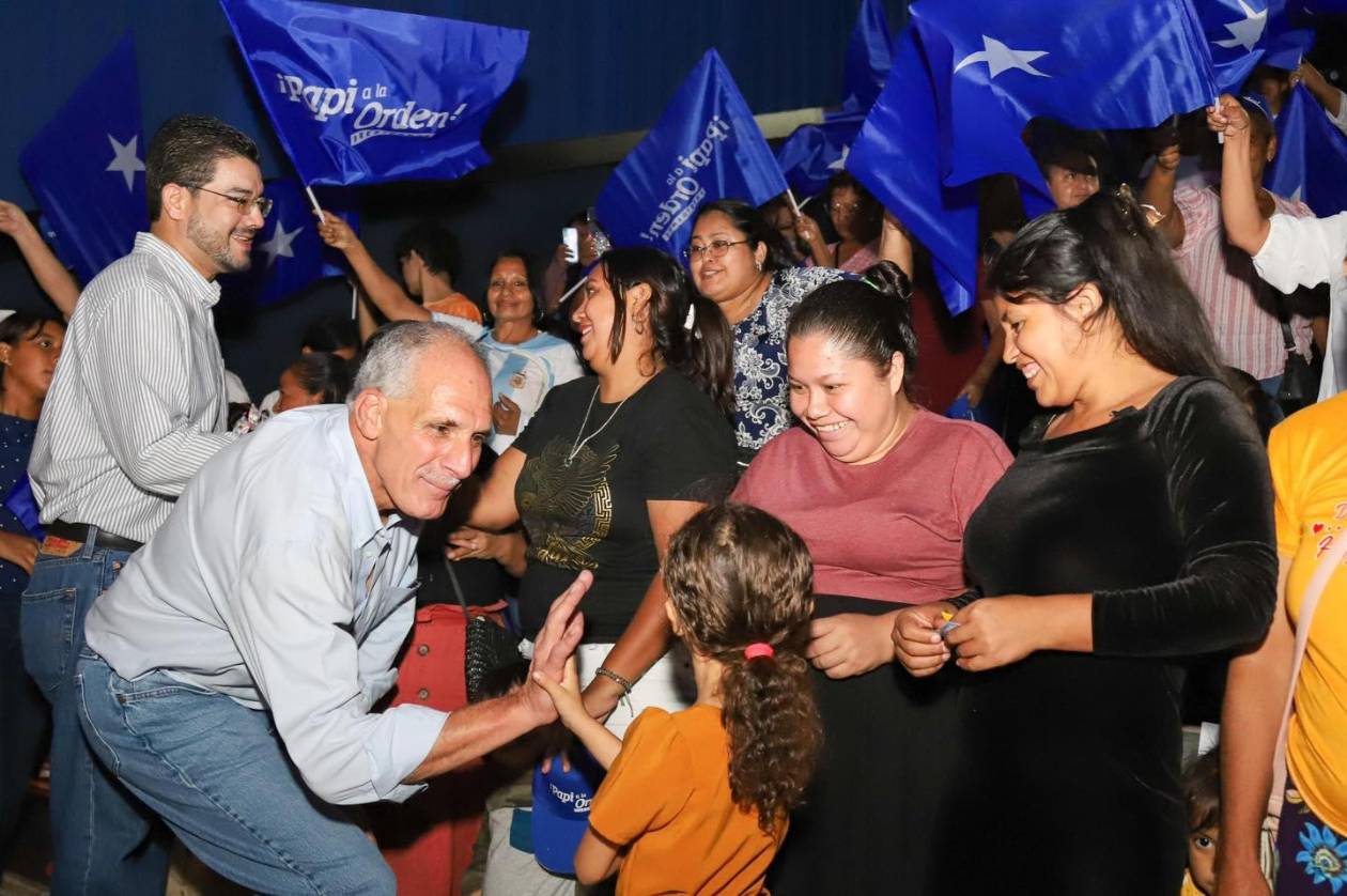 Nasry Asfura promete inversión y traslado de ministerios durante visita a Choloma