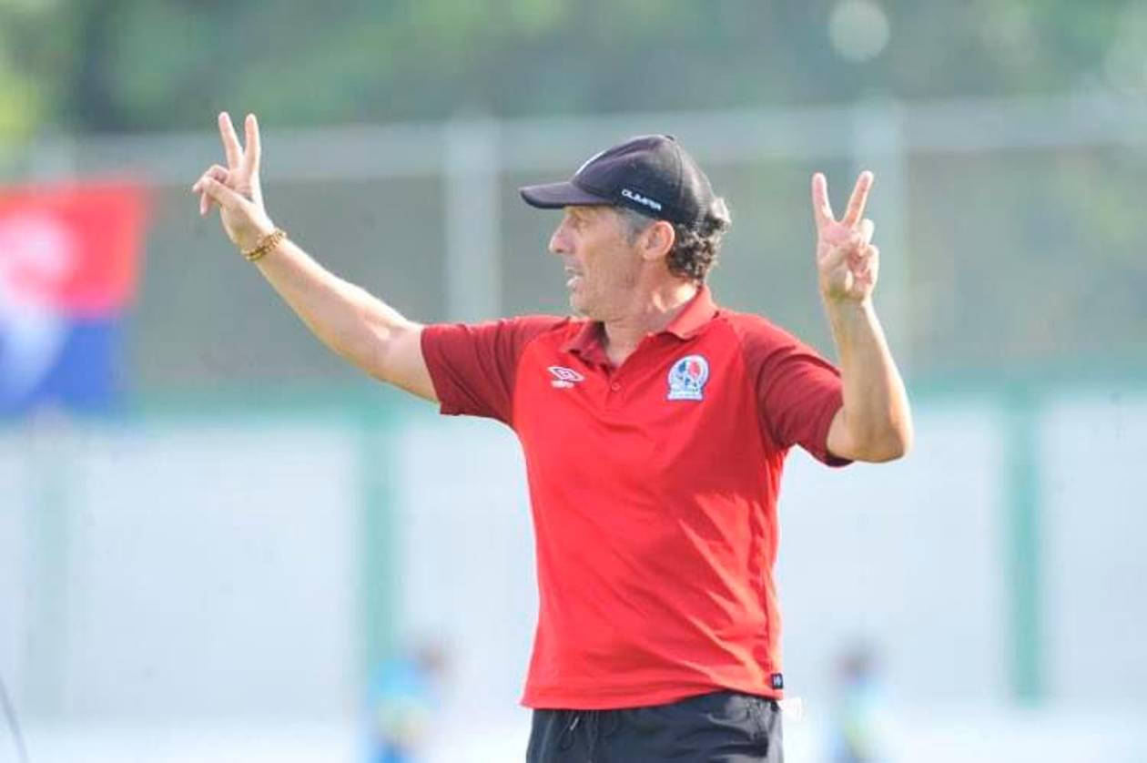 Pedro Troglio opina del México-Honduras y habla del invicto de Olimpia