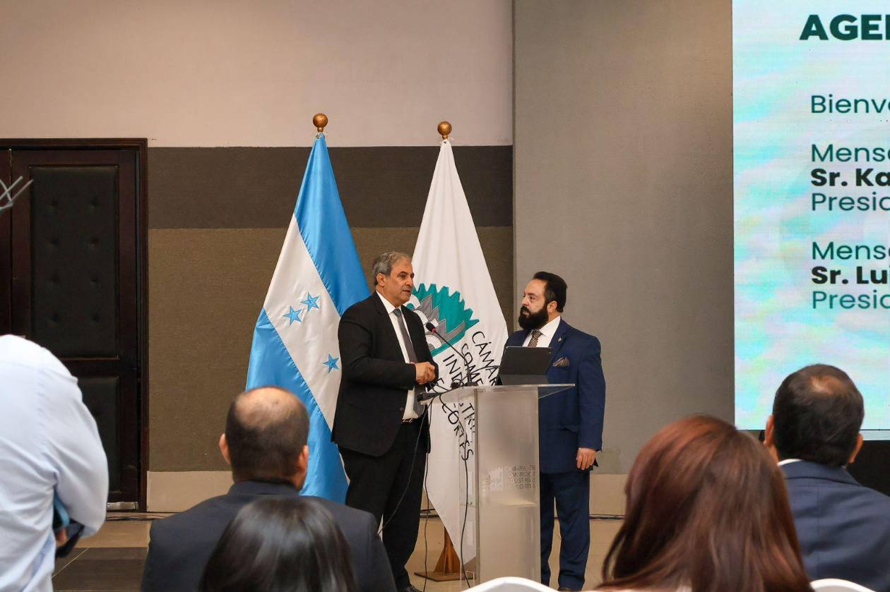 Presidente de la CCIC en conversatorio con Luis Redondo: Queremos democracia