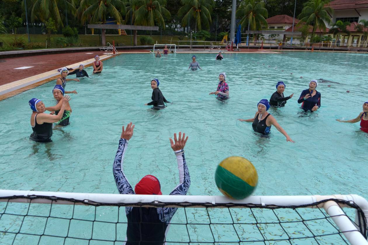Singapur apuesta por la longevidad con ejercicio y clases para adultos mayores