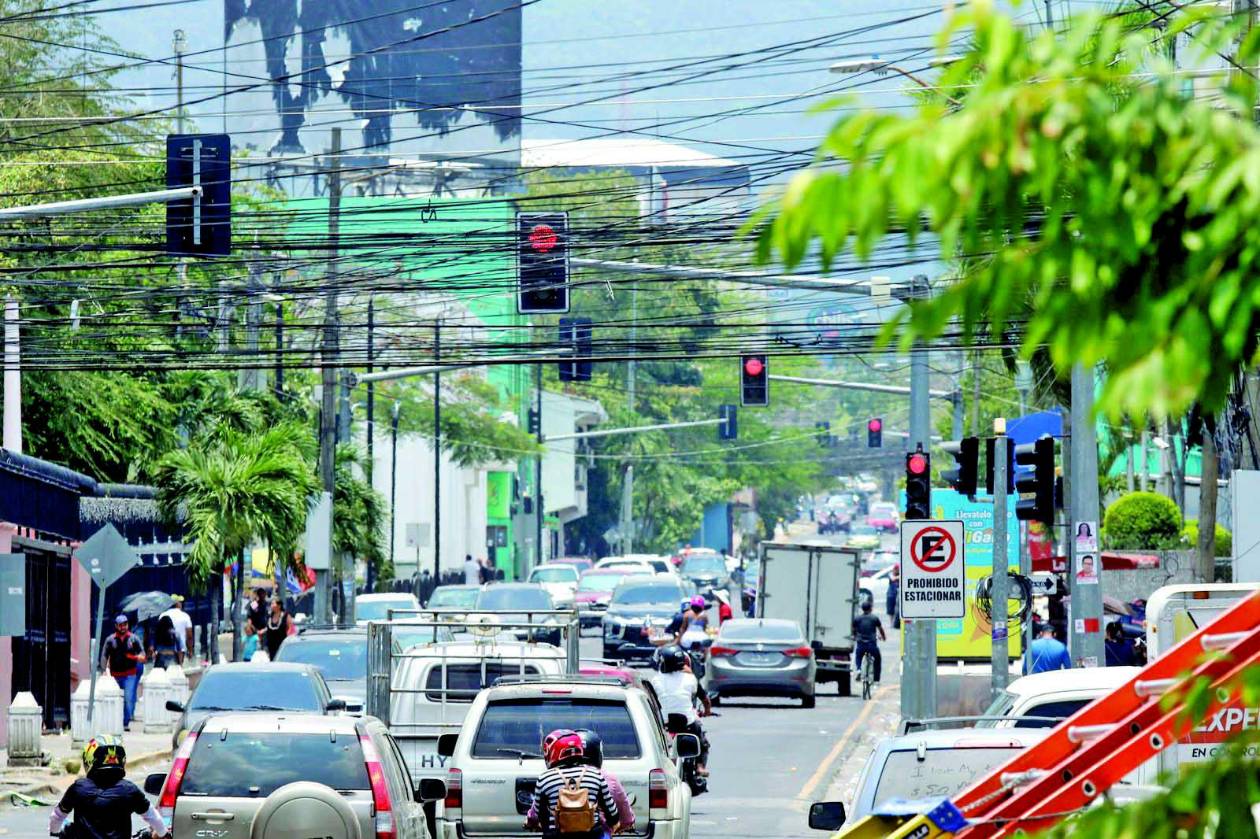 Corporación aprueba instalación de semáforos inteligentes