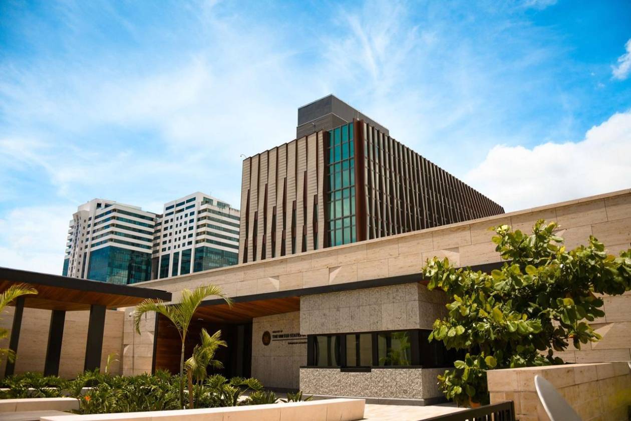 Embajada de EEUU en Honduras limita sus redes sociales por cierre de gobierno