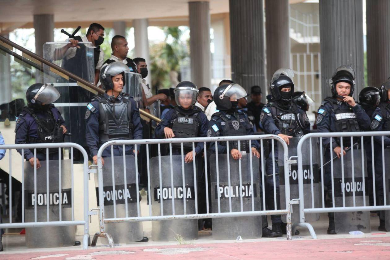 Un herido dejó violento incidente en el Congreso Nacional