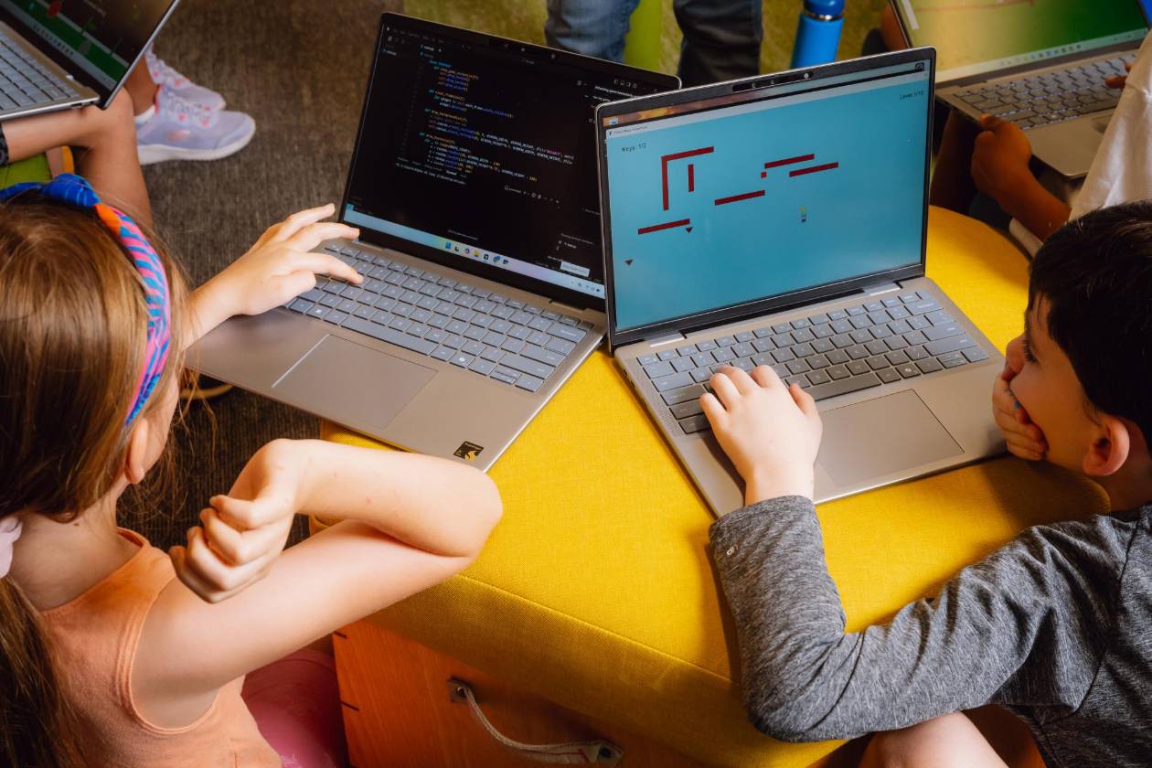 La IA llega a las escuelas y comienza a moldear la educación de los niños