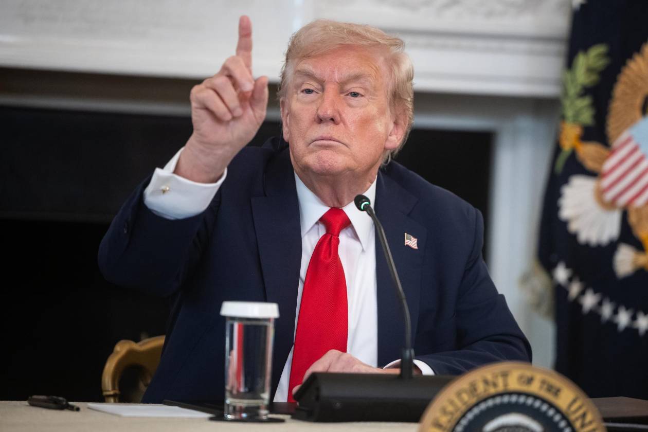 Trump sugiere expulsar a España de la OTAN