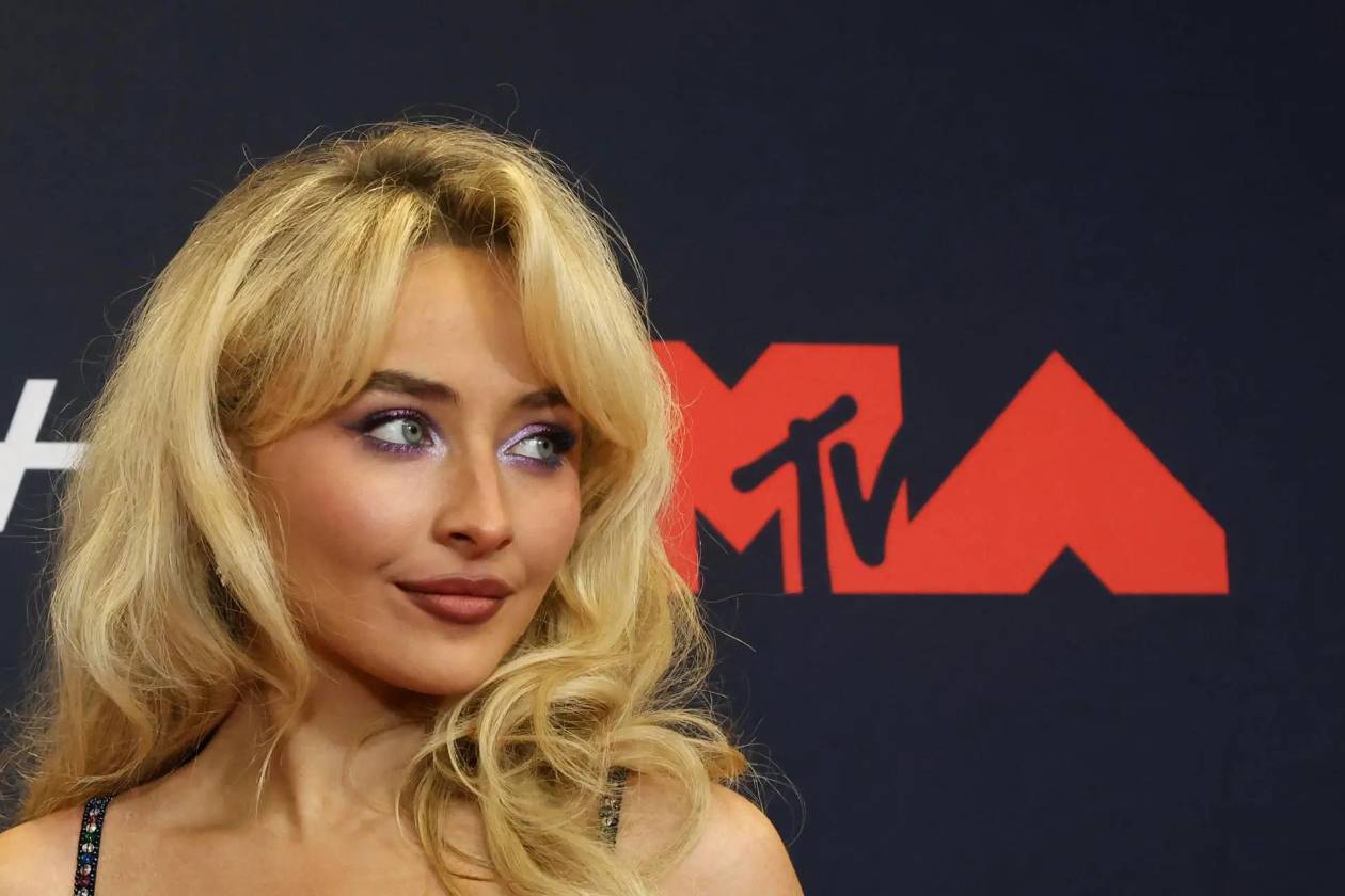 Sabrina Carpenter arremete contra la Casa Blanca por usar su canción en videos de ICE