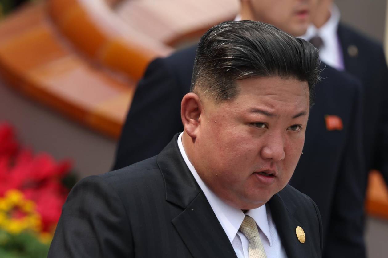 Kim Jong-un urge a fortalecer su programa nuclear entre apertura al diálogo de EE. UU.