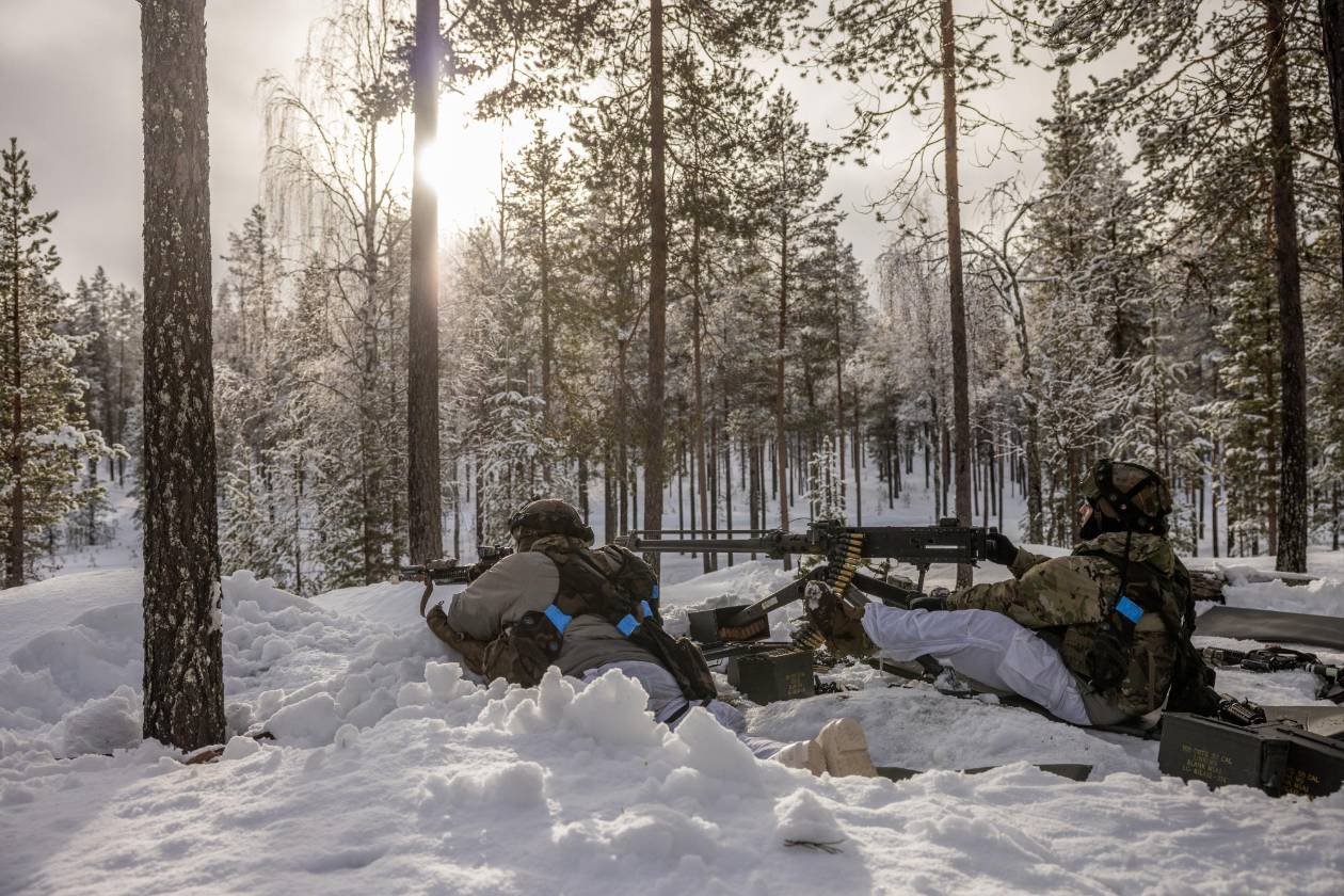 Aumenta la tensión: Rusia realiza despliegue militar en la frontera con Finlandia