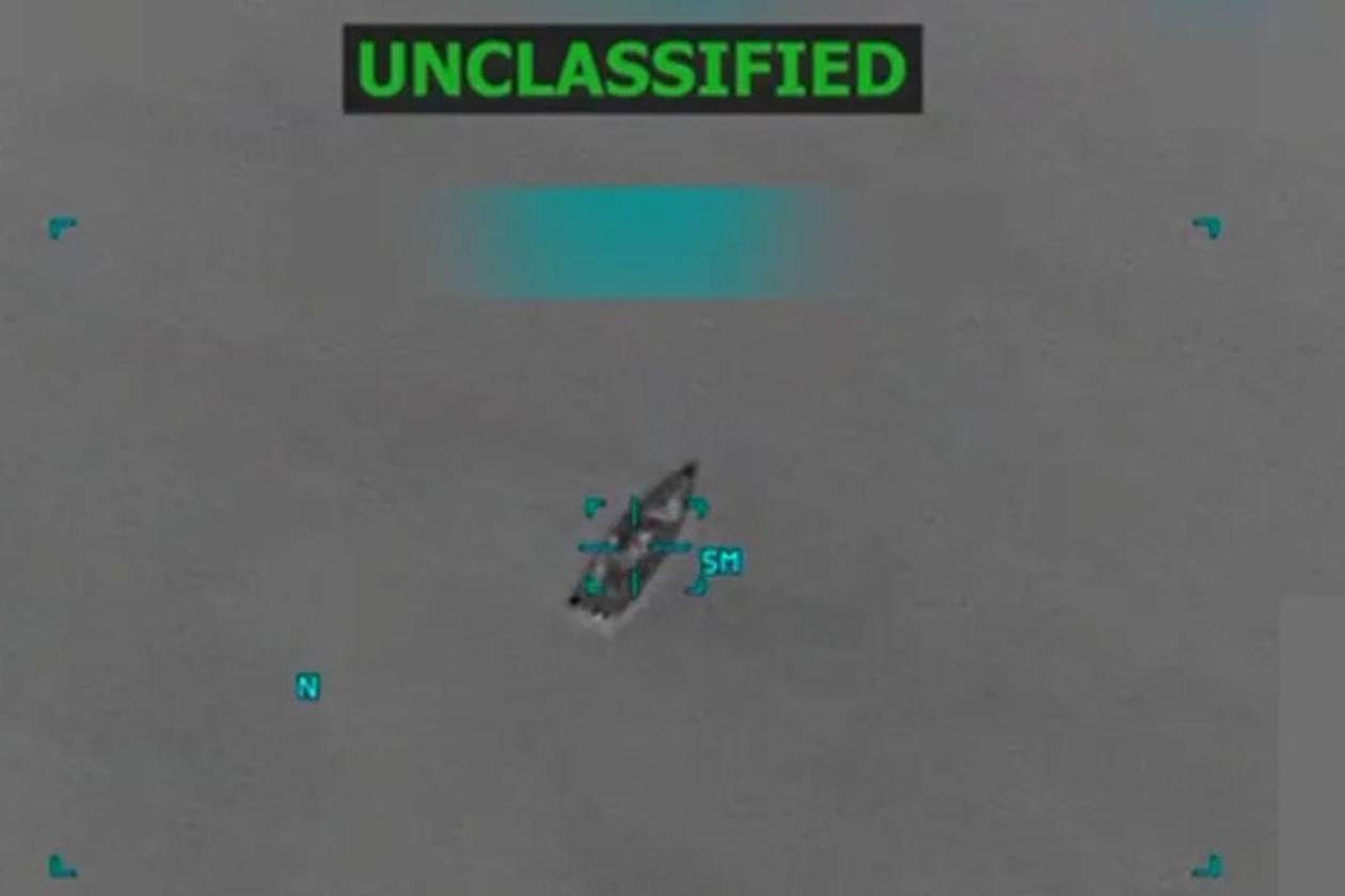 Supervivientes de ataque a lancha trataron de enderezarla, revela Trump