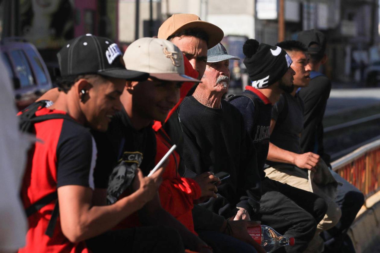 Alcalde de Denver se opondrá a deportaciones de Trump aunque lo lleven a la ‘cárcel’