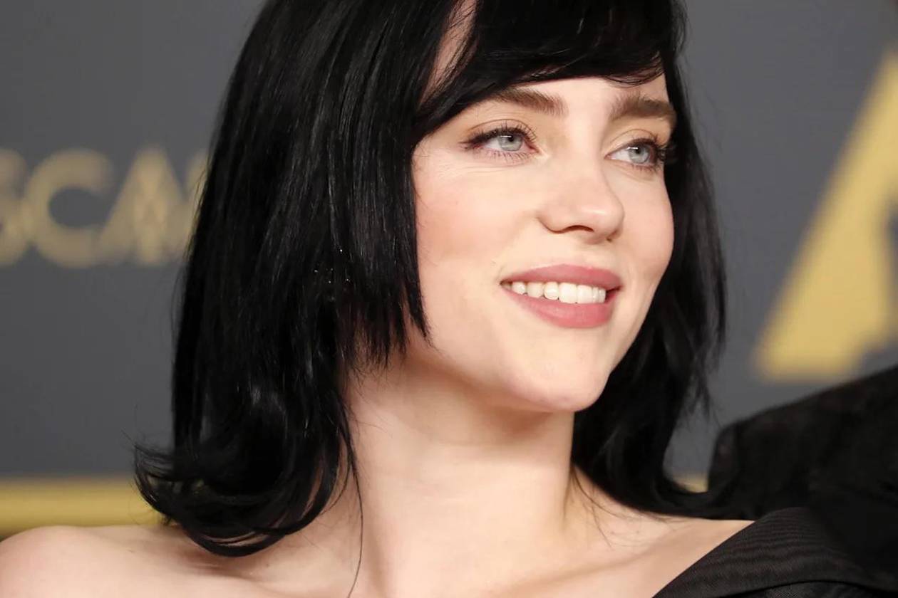 Billie Eilish llama 'patético cobarde' a Elon Musk