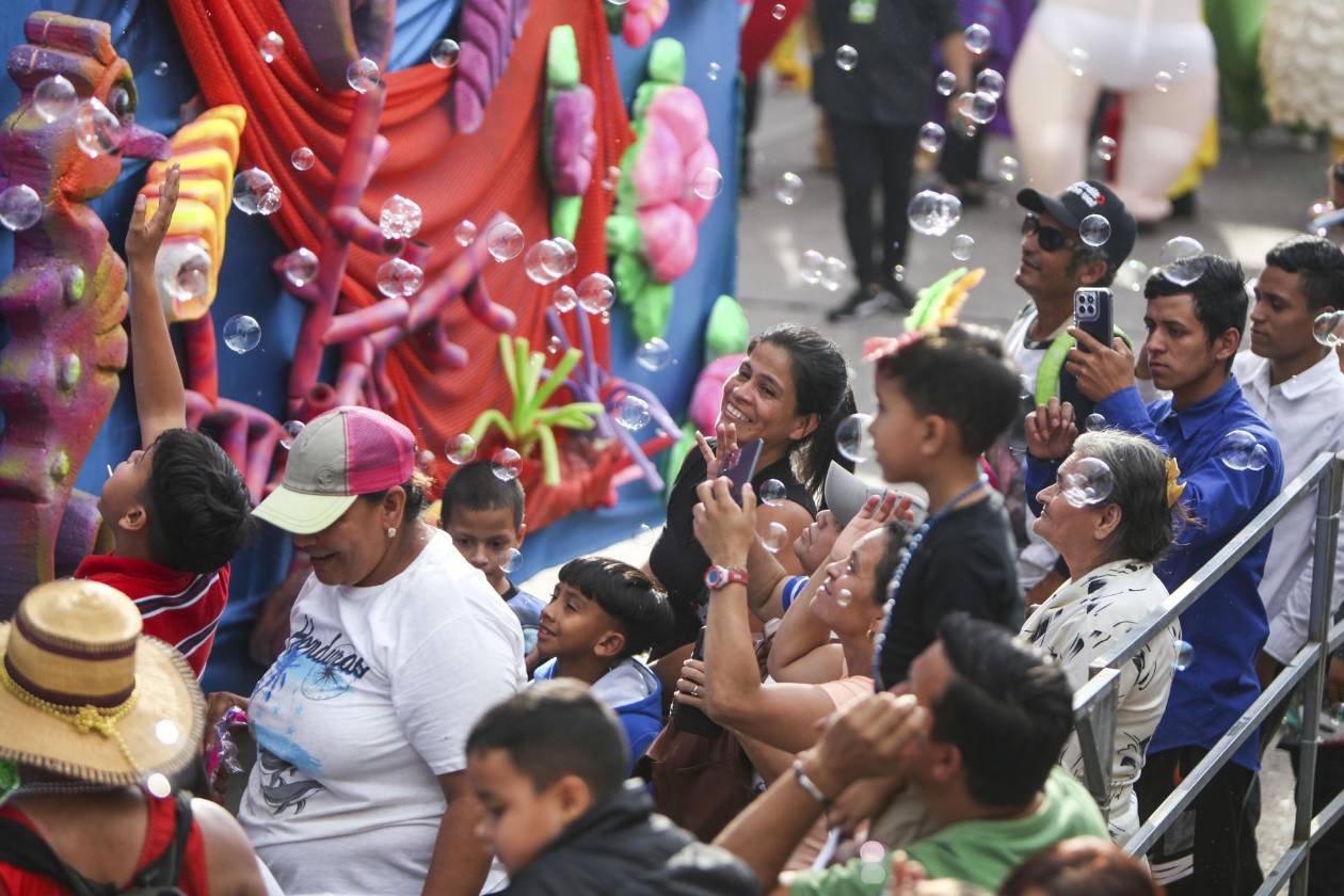 Tegucigalpa festejó 447 años de fundación con un carnaval