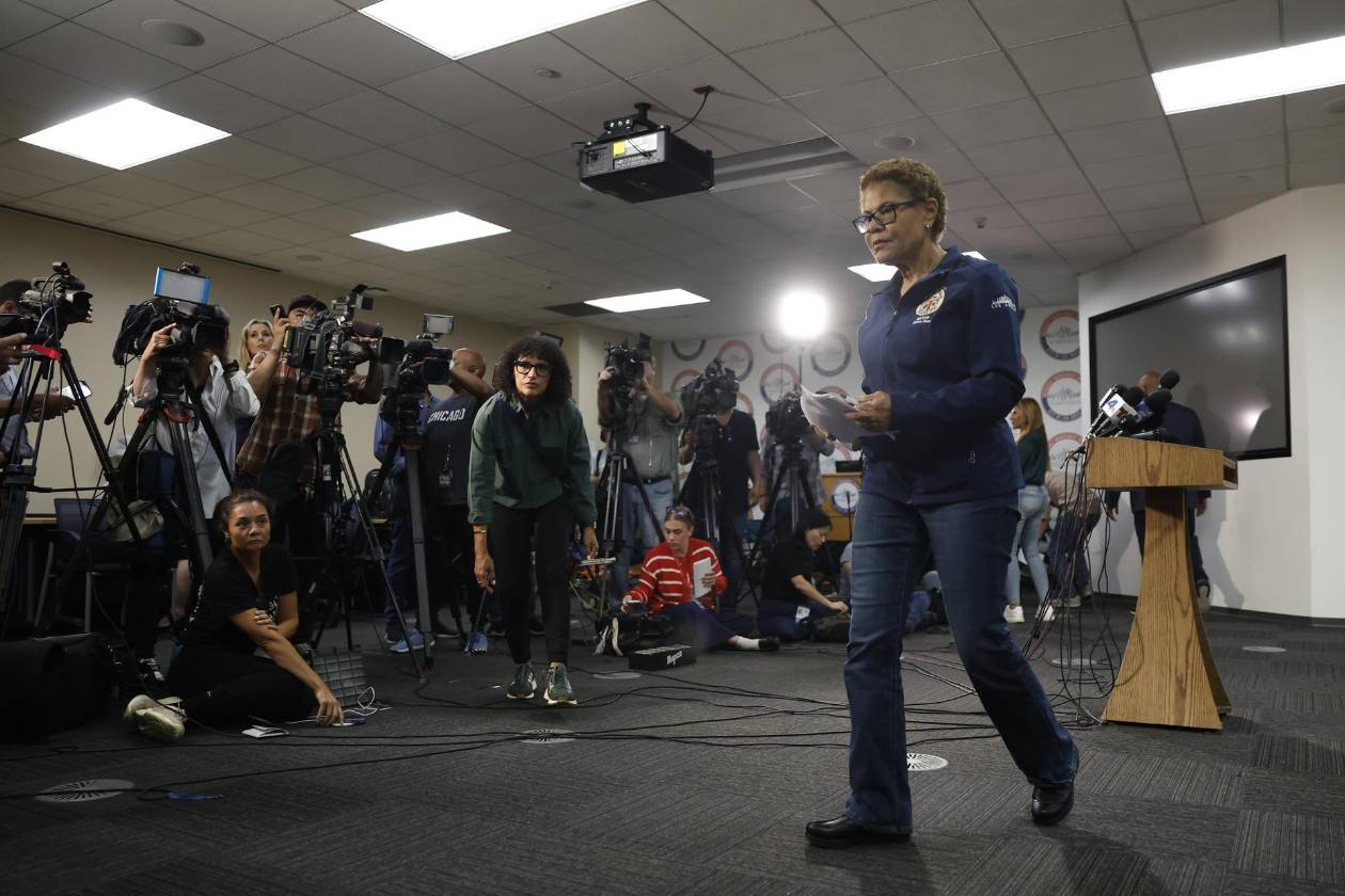 La alcaldesa de Los Ángeles declara toque de queda ante la tensión por redadas y protestas