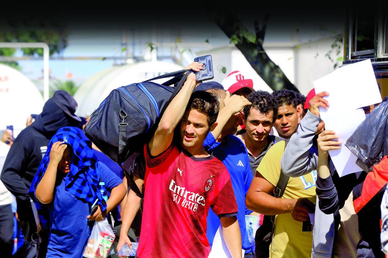 Hoy llegan 300 deportados de EE UU: 126 los manda Trump