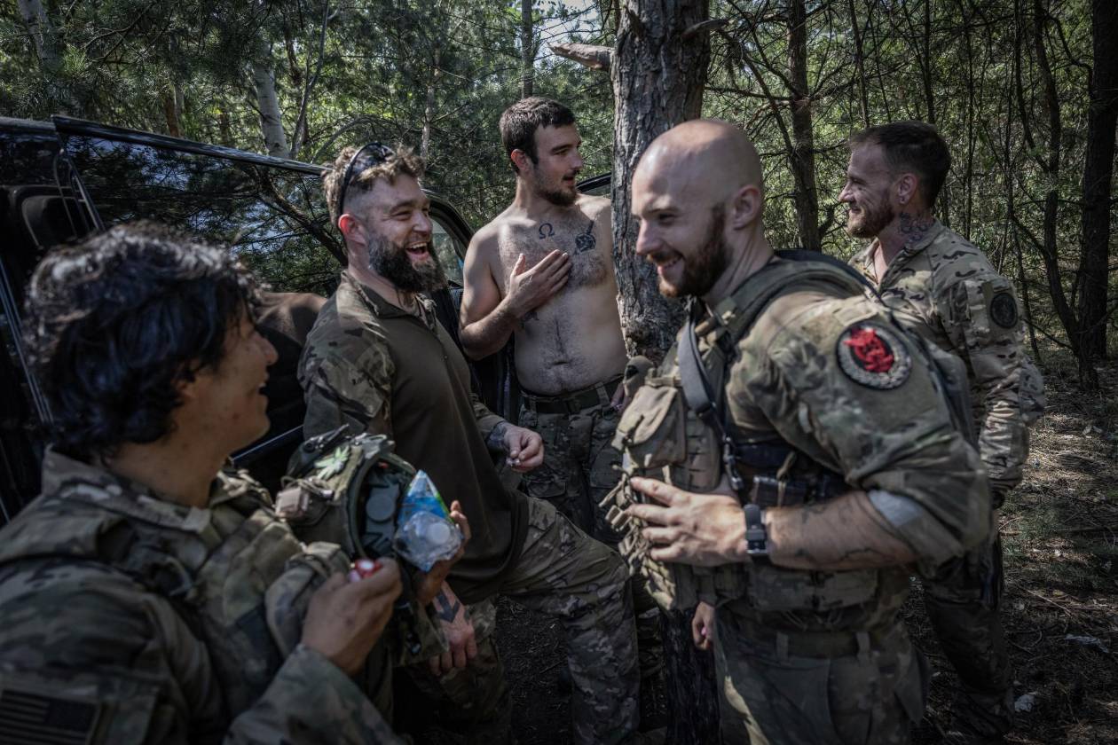 Voluntarios estadounidenses vuelven al frente en Ucrania