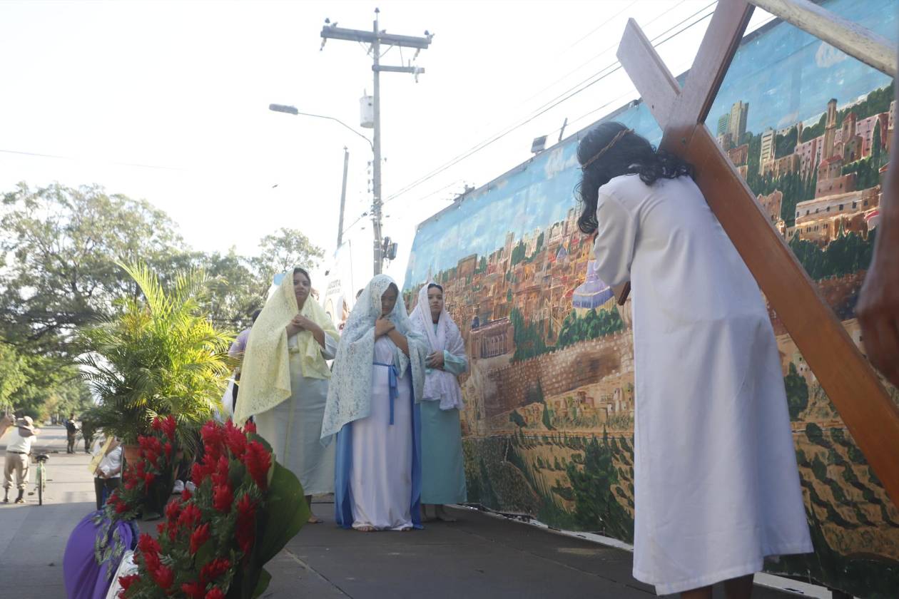 Sampedranos conmemoran la pasión y muerte de Jesús