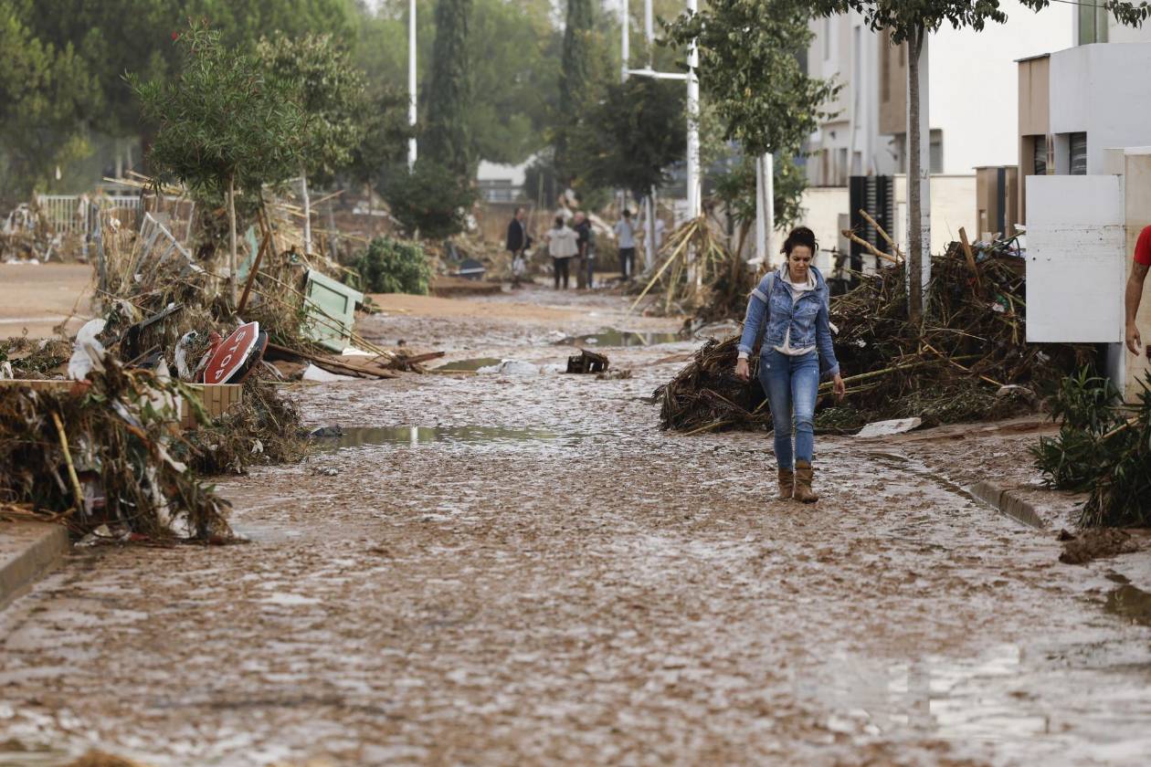 Dos hondureños desaparecidos por inundaciones en Valencia, España