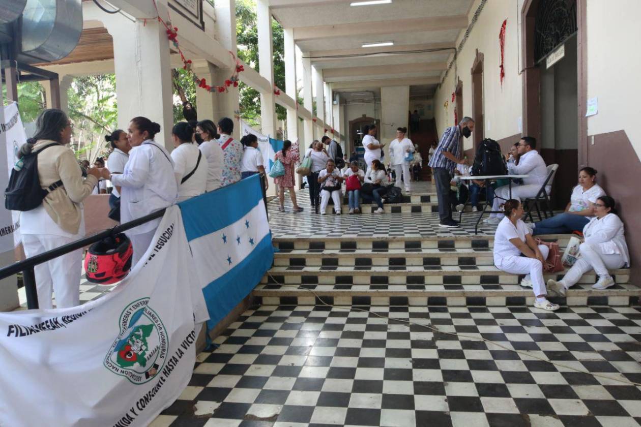 Enfermeras auxiliares y Sesal no logran acuerdo: continuarán con las protestas