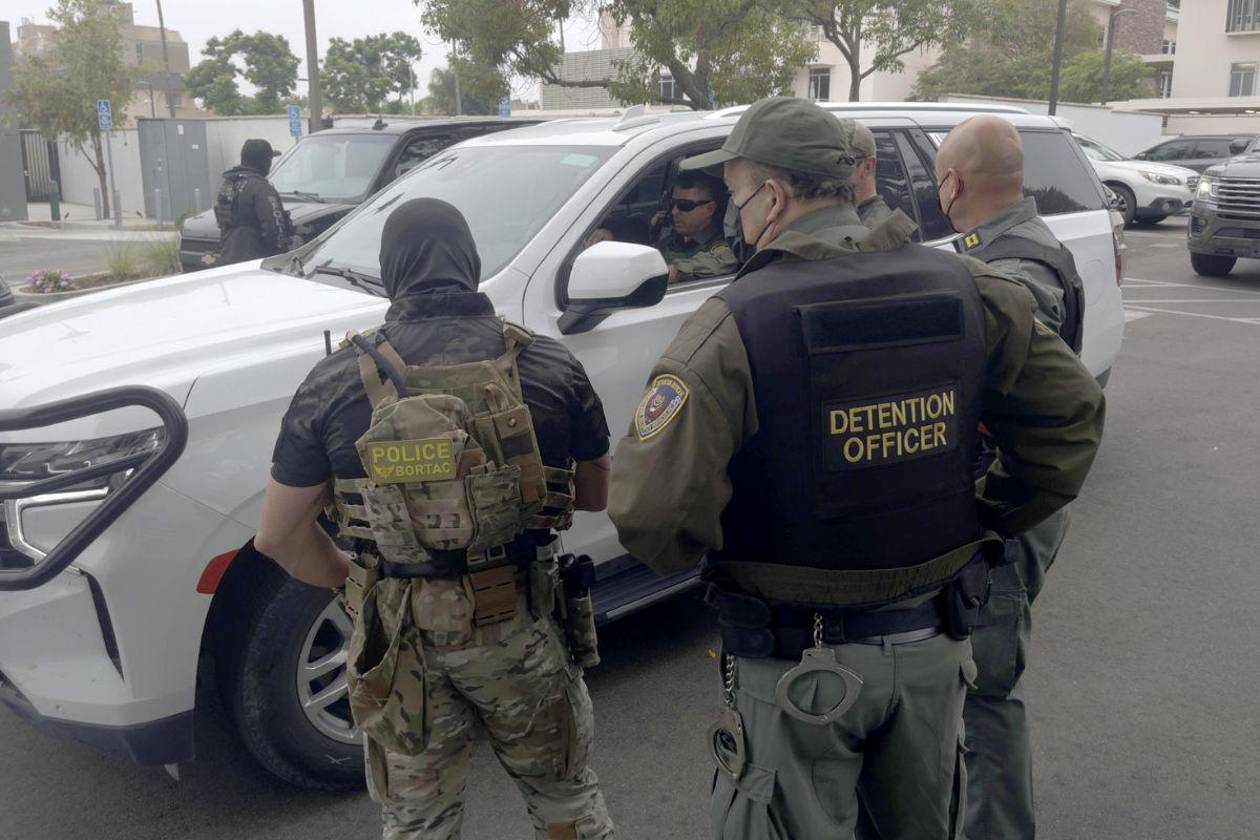 El ICE detiene a un estadounidense por parecer somalí