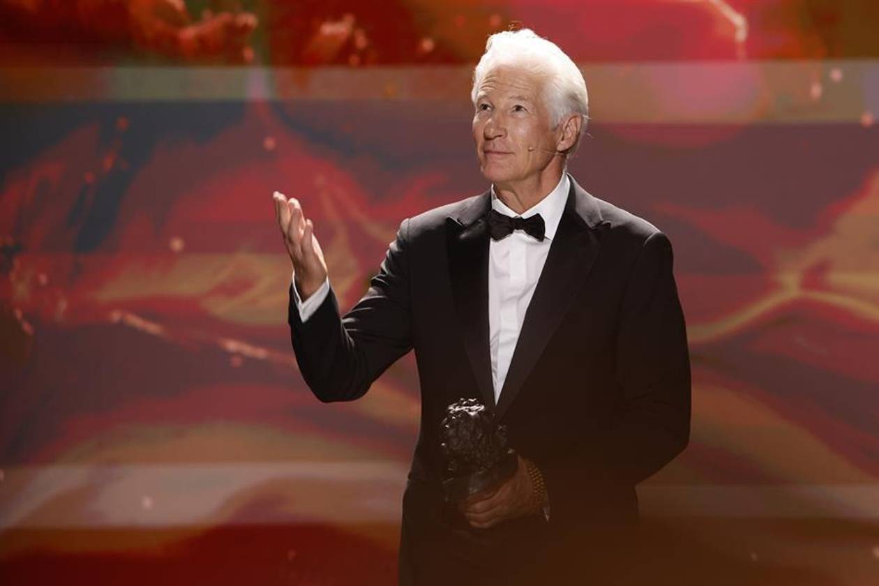 Richard Gere acusa a Trump de “matón” al recibir el premio Goya