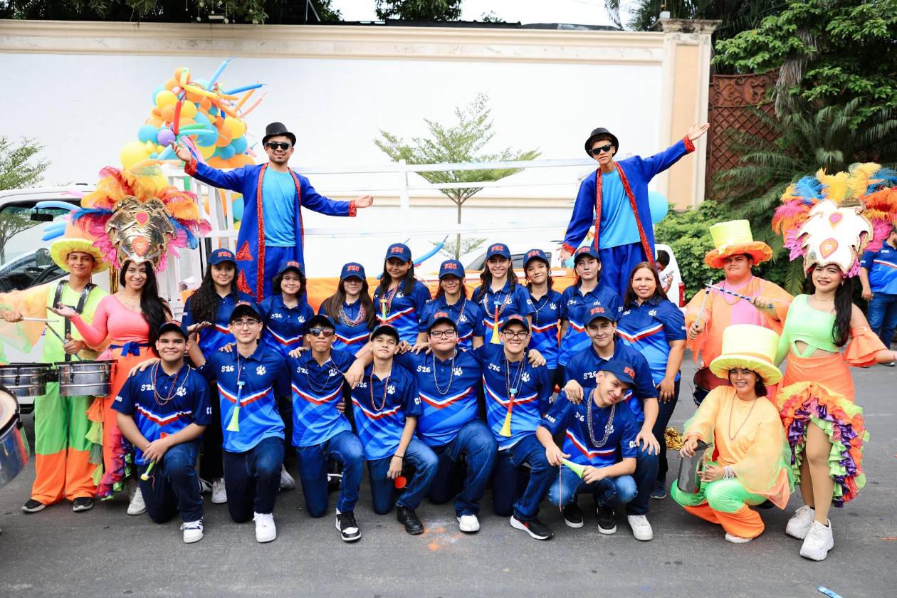 Colorida bienvenida para los Seniors 2026 de la Canaan Christian Academy