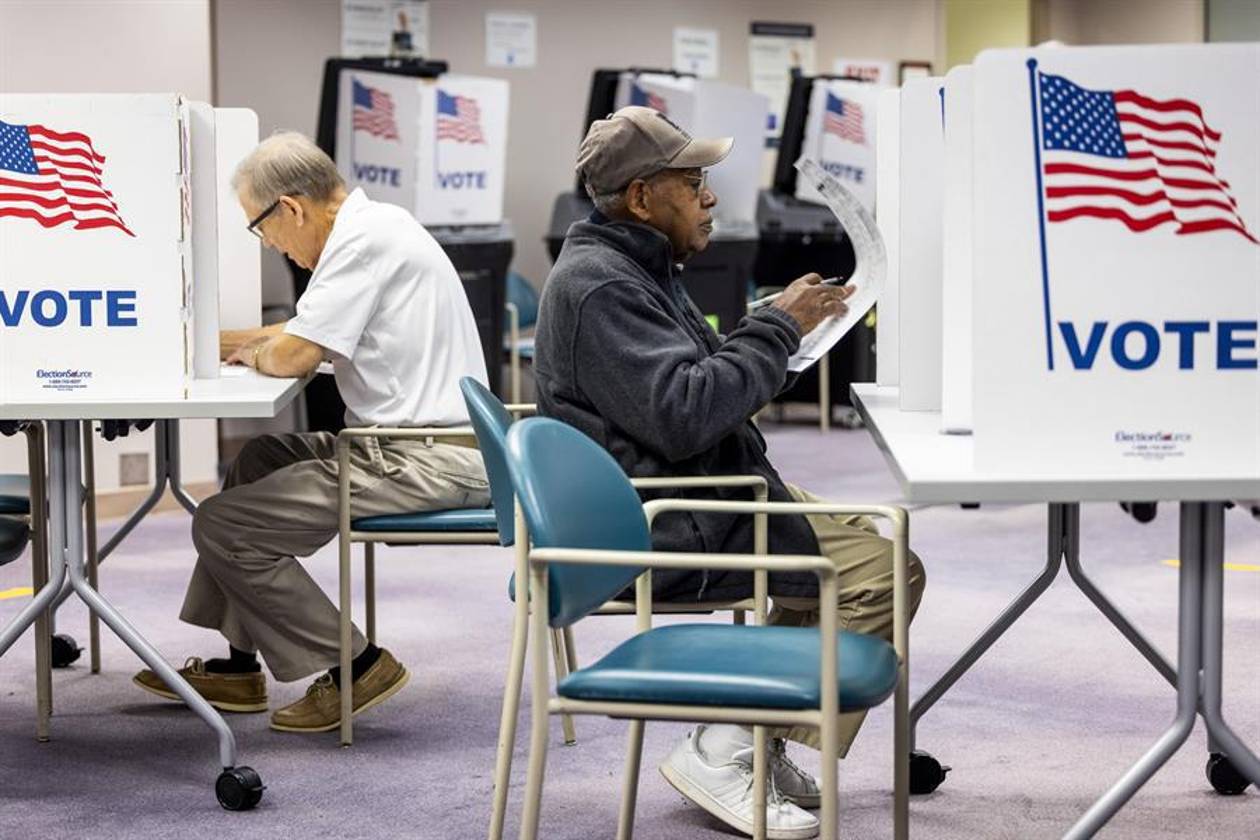 Desencantados con la economía, afroamericanos piensan en votar por primera vez a Trump