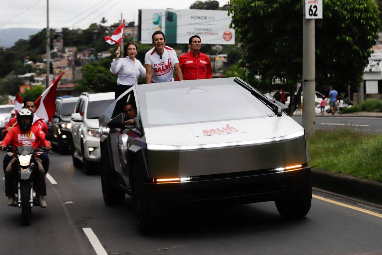 Nasralla lidera “caravana del triunfo” en bulevar Fuerzas Armadas