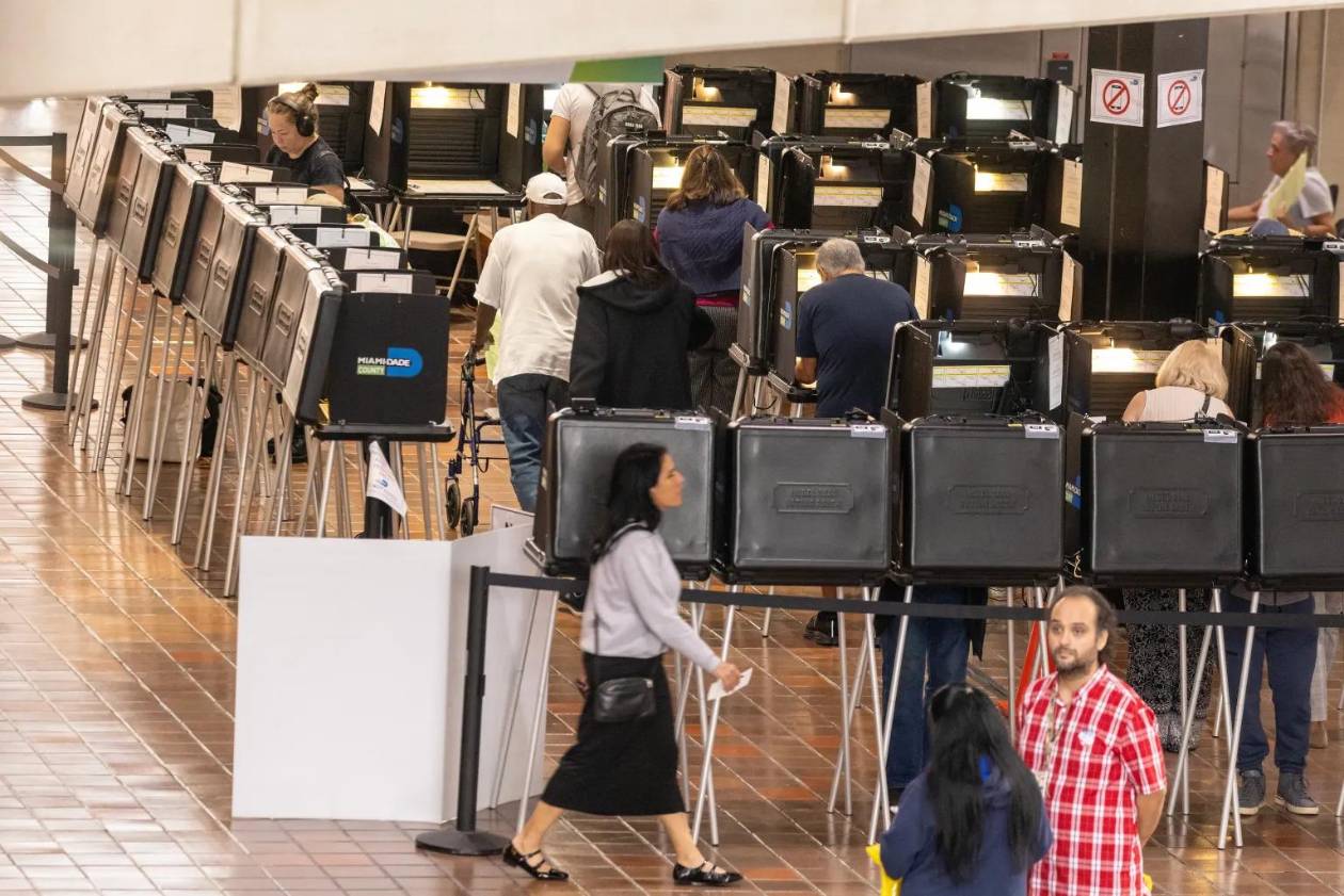 Elecciones EEUU: Texas y Florida comienzan la votación anticipada