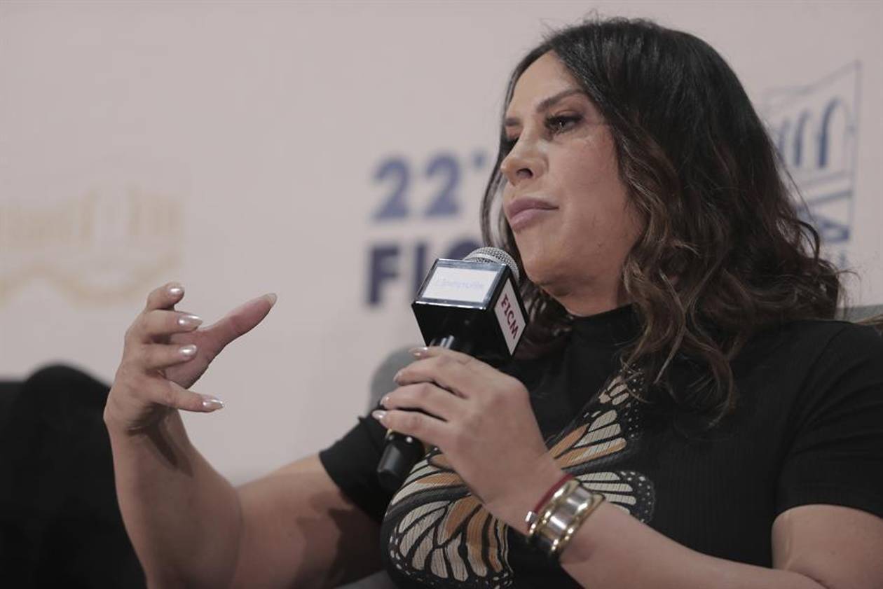 El X de Karla Sofía Gascón  compromete una carrera de Óscar