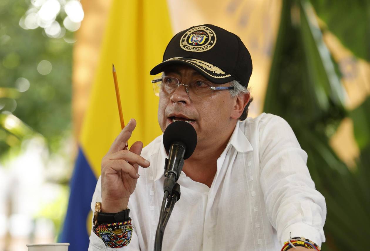 Petro acusa al senador Bernie Moreno de instigar a Trump contra el Gobierno colombiano