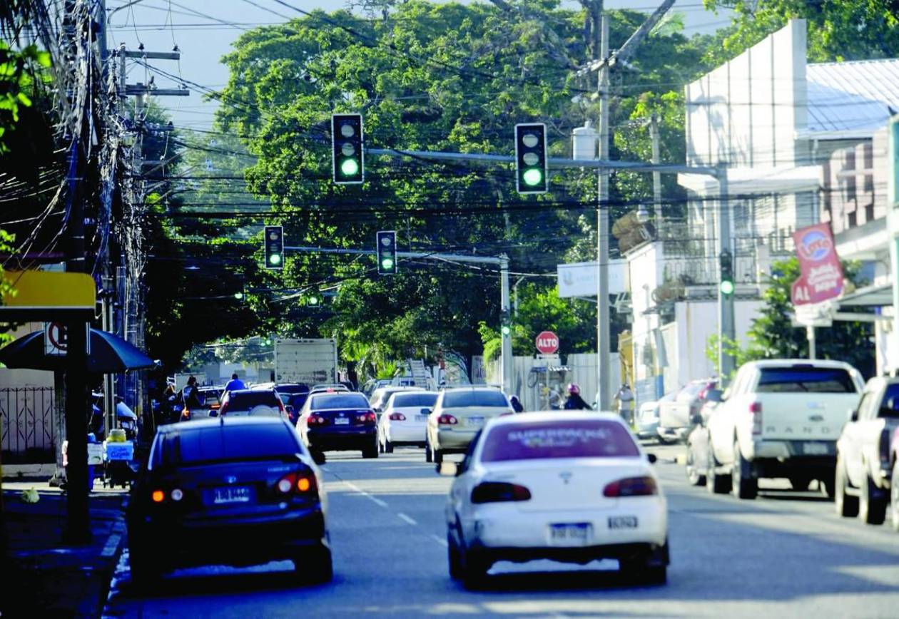 Anuncian fuerte inversión en semáforos de SPS