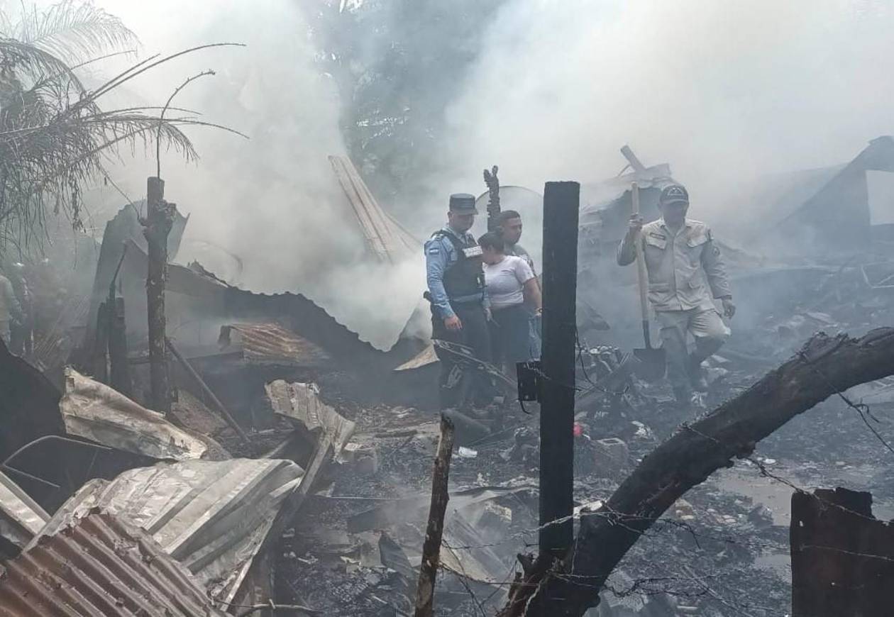 Incendio cobra la vida de un adulto y dos niños en La Ceiba